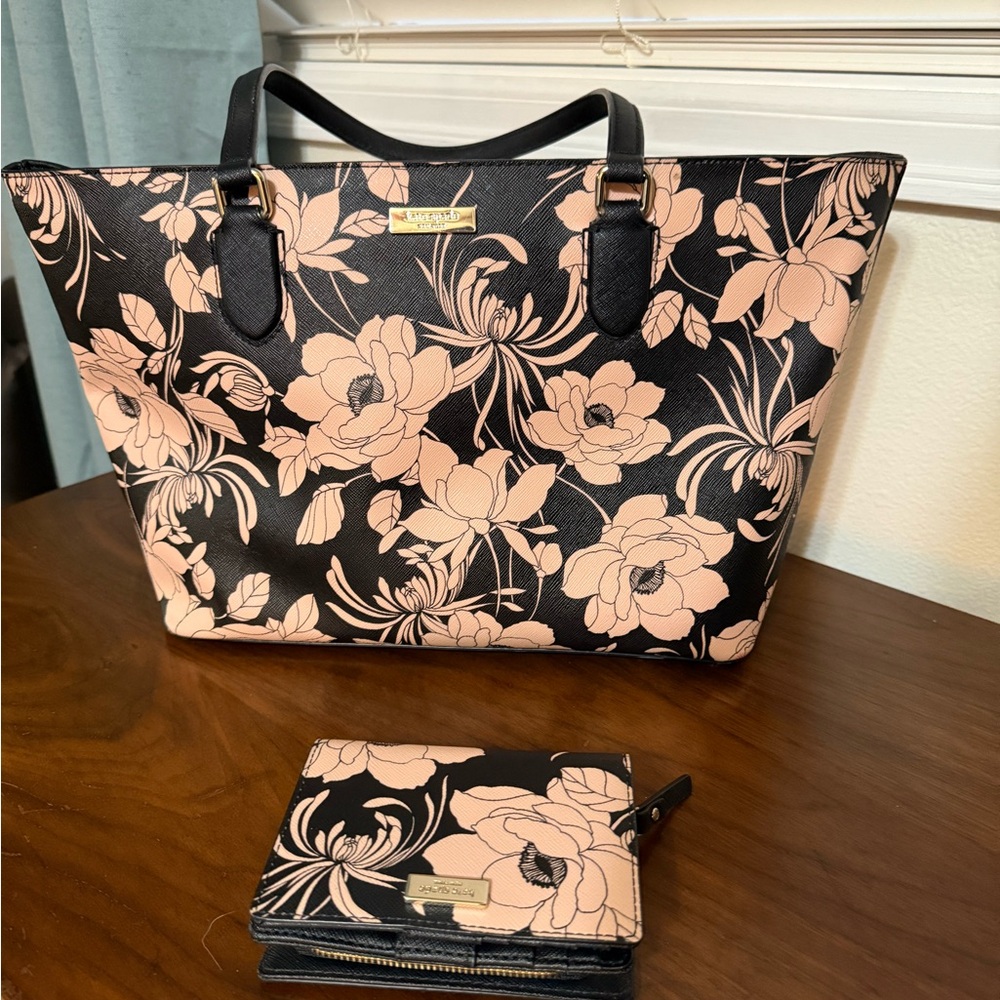 Kate Spade Laurel Way Gardenia Medium Dally + Matching Wallet Gently Used